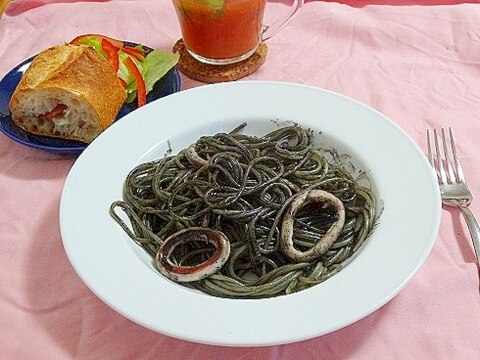 うちのパスタ「イカスミスパゲッティ」